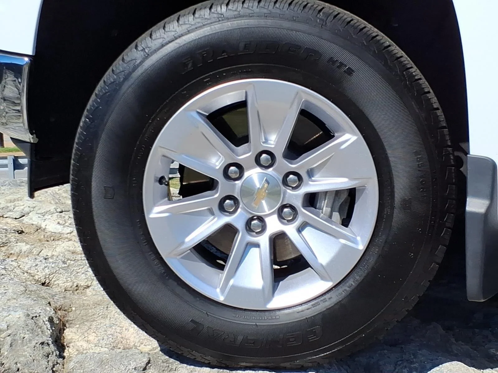 Used 2026 Summit White Chevrolet LT image 4