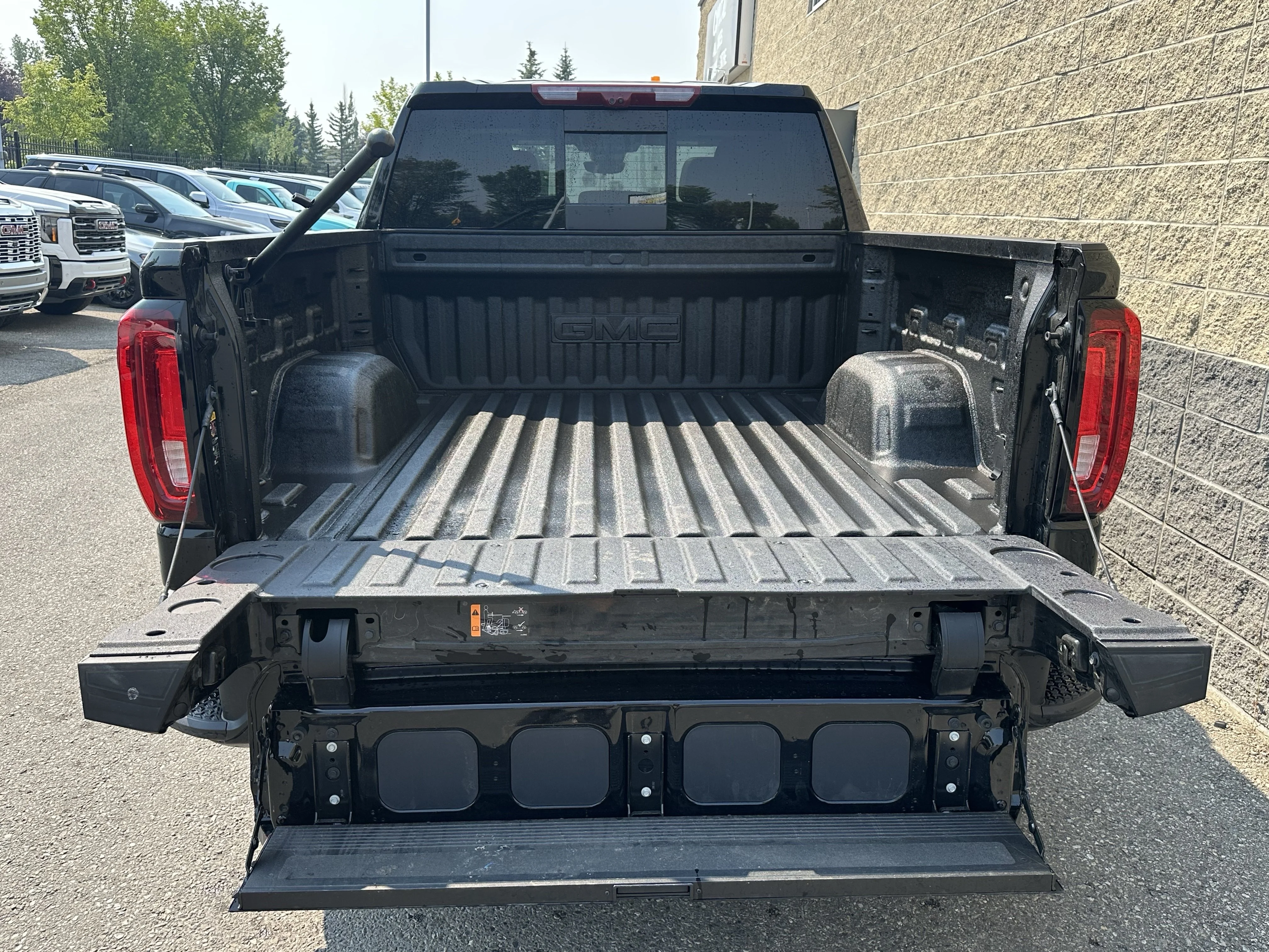 Certified Used 2025  GMC Denali image 8