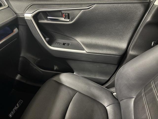 Certified Used 2025 WIND CHILL PEARL Toyota  image 15
