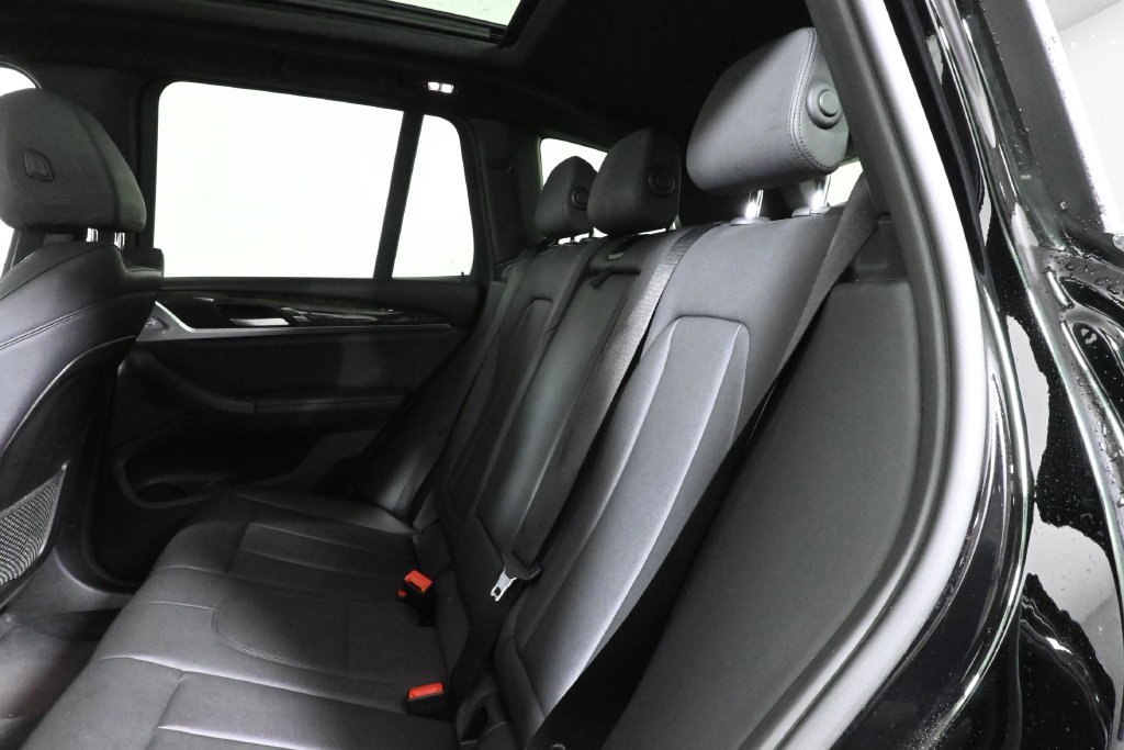 Used 2018 Black BMW xDrive30i image 6