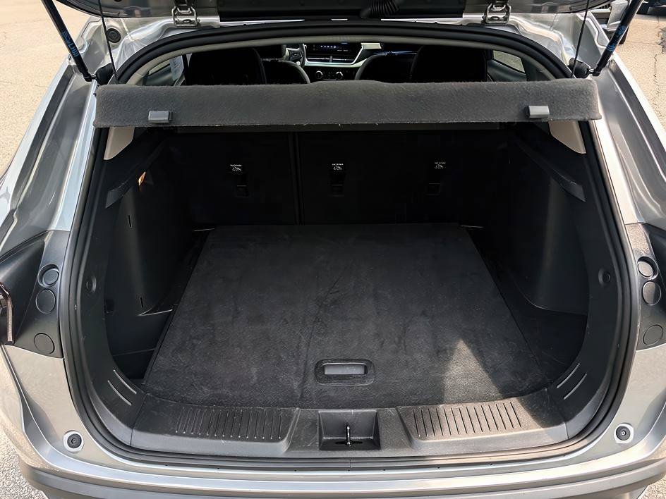 Used 2025 Sterling Gray Metallic Chevrolet LT image 26