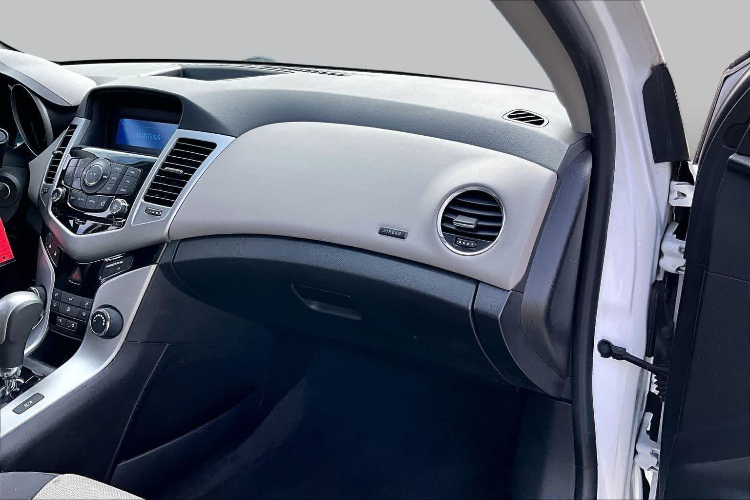 Used 2014 Summit White Chevrolet LS image 16