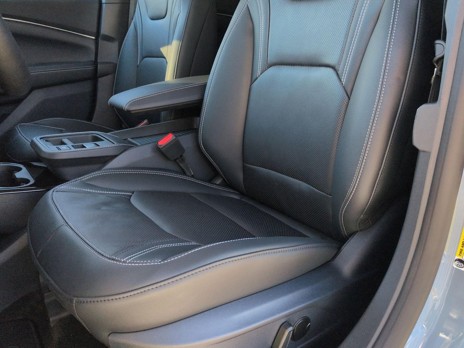 2025 Ford Mustang Mach-E Premium - Photo 17