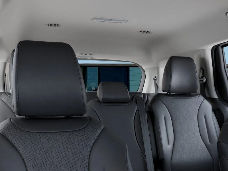 New 2026 Snow White Pearl Kia LXS image 27