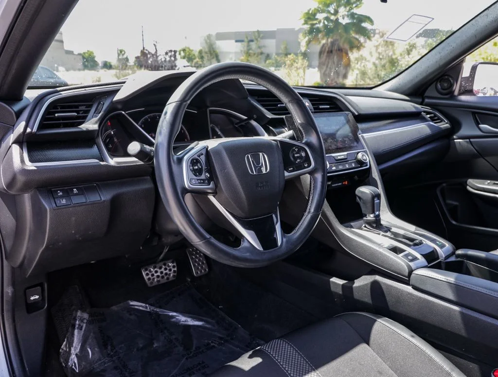 Used 2021  Honda Sport image 14