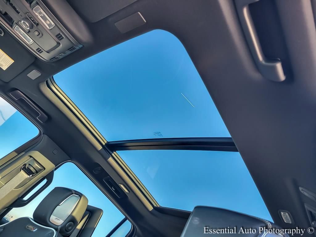 2025 GMC YUKON XL - Image 9