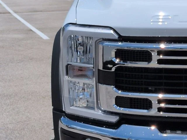 New 2026 Oxford White Ford F-450® XL image 10