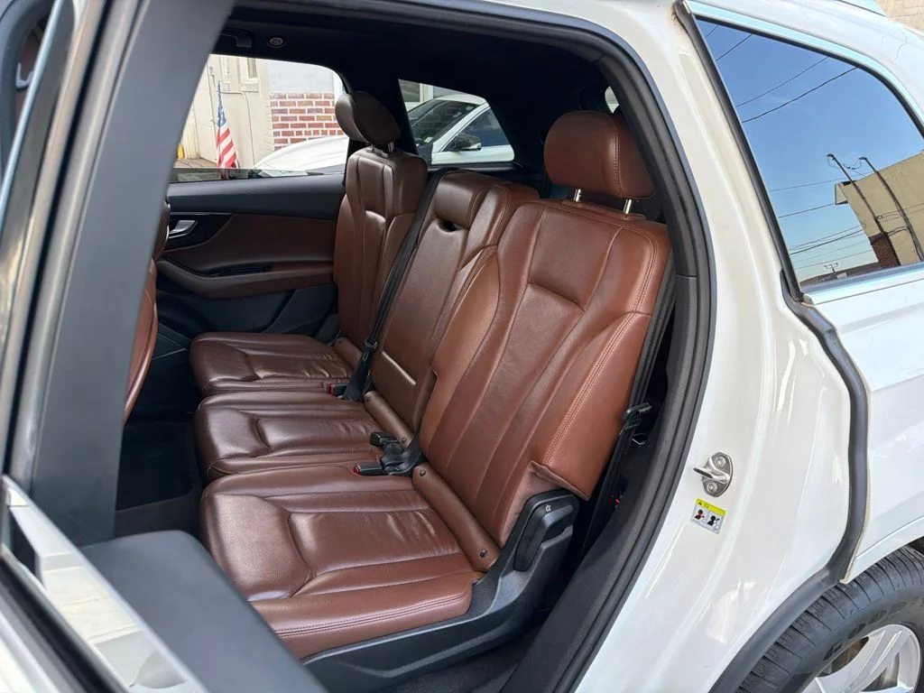 Used 2019 White Audi 45 Premium Plus image 17