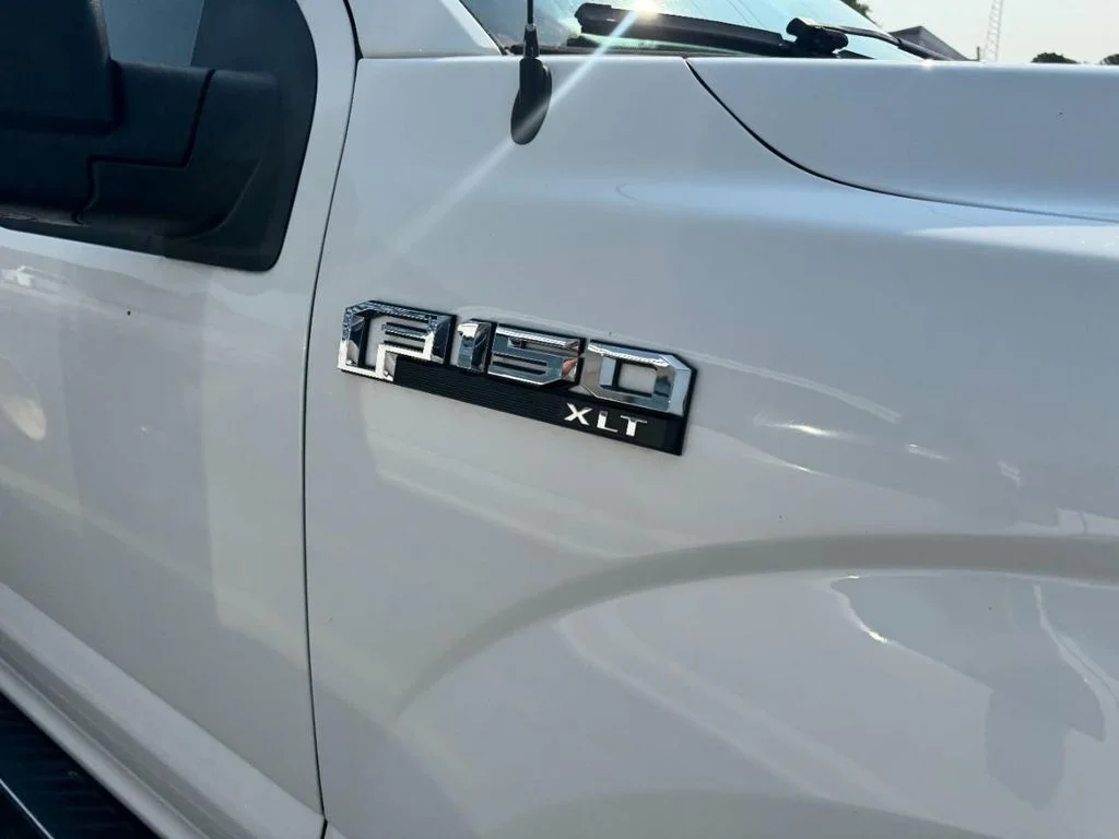 Used 2015 Oxford White Ford Lariat image 5