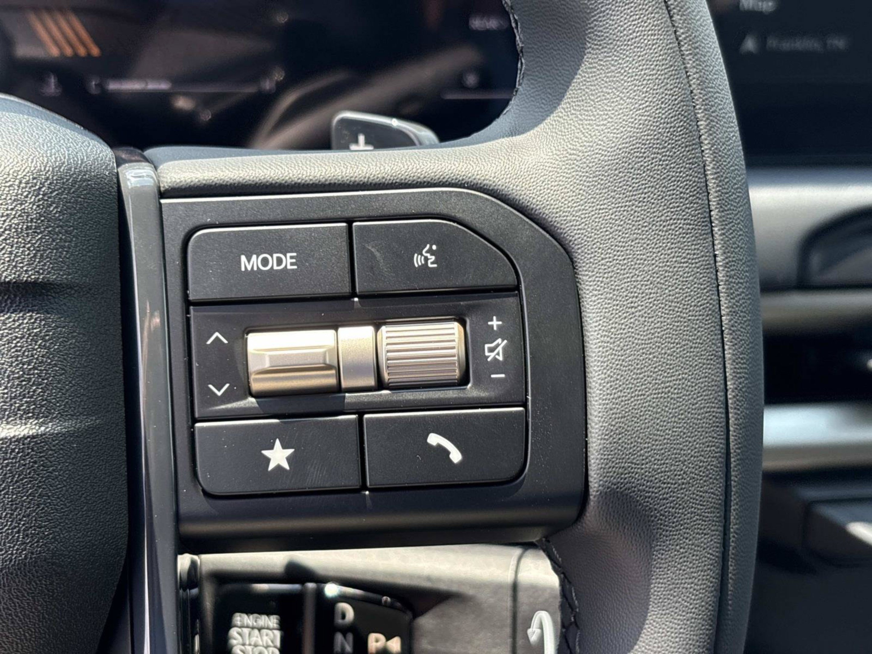 New 2027 Glacial White Pearl Kia S image 24