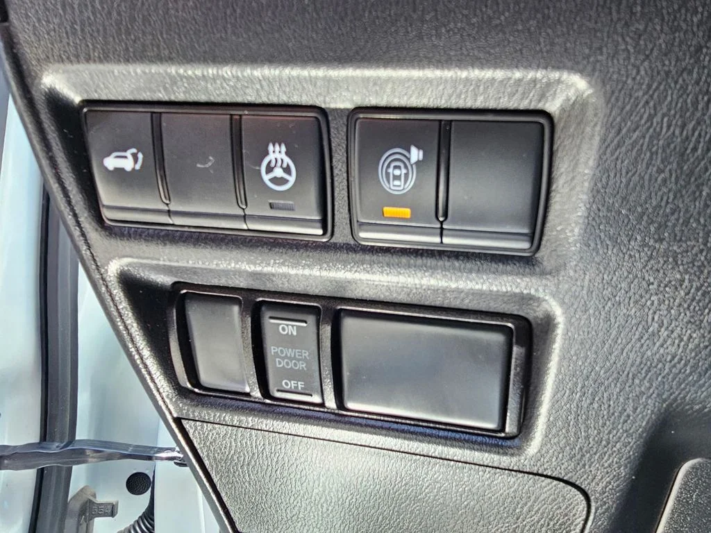Used 2023 White Nissan SL image 25