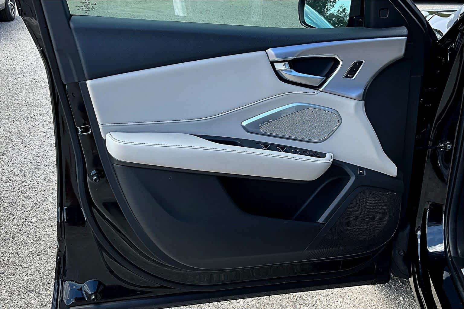 New 2026 Majestic Black Pearl Acura w/Technology Package image 10