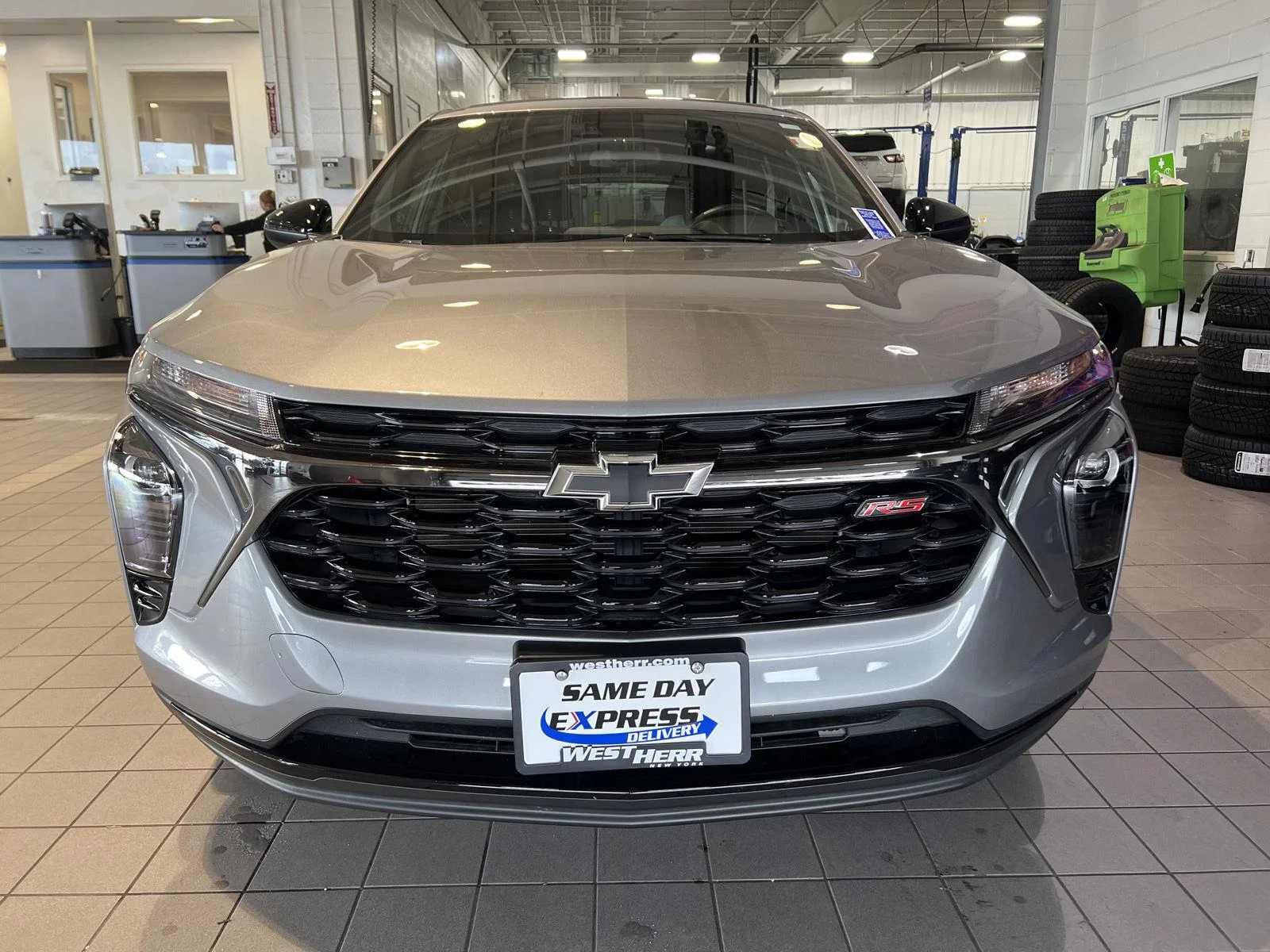 Used 2025 Sterling Gray Metallic Chevrolet 1RS image 2