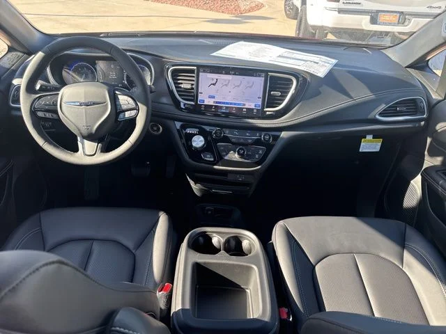 2026 Chrysler Pacifica Select - Photo 13