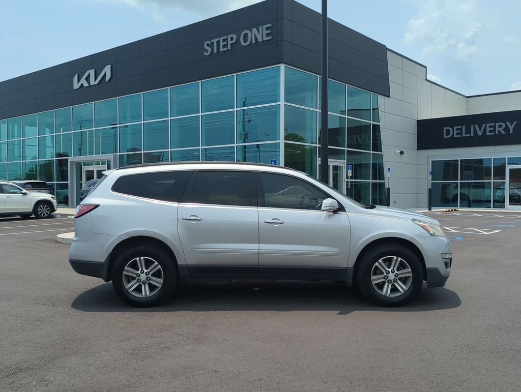 Used 2015 Silver Chevrolet 2LT image 8