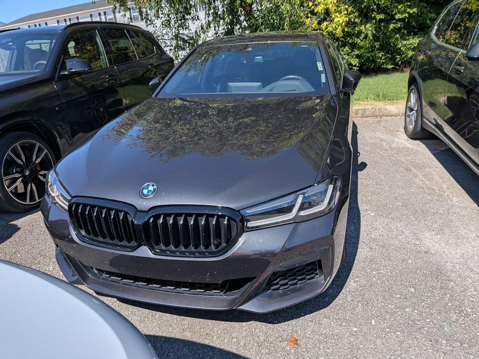 Used 2023 Dark Graphite Metallic BMW 530i xDrive image 2