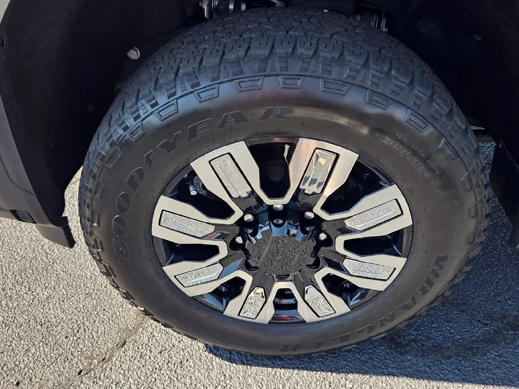 Used 2024 Sterling Metallic GMC Denali image 20