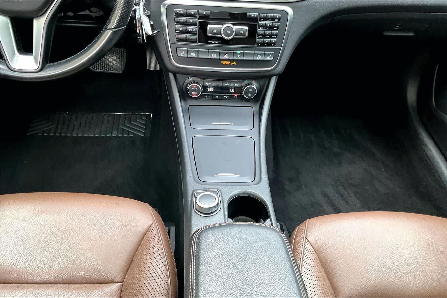 Used 2015 Cirrus White Mercedes-Benz GLA 250 image 28