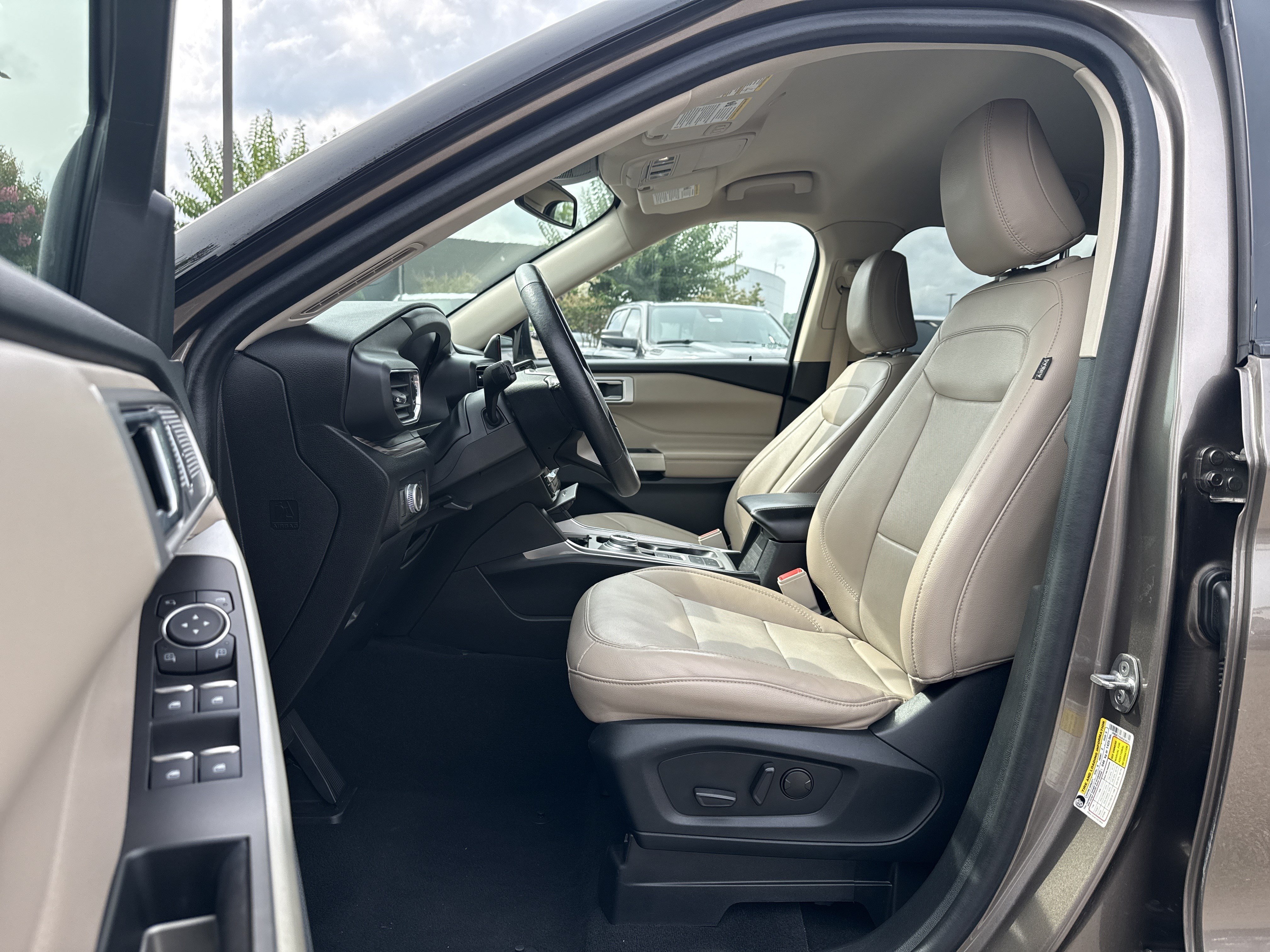 Used 2021 Gray Ford Limited image 9