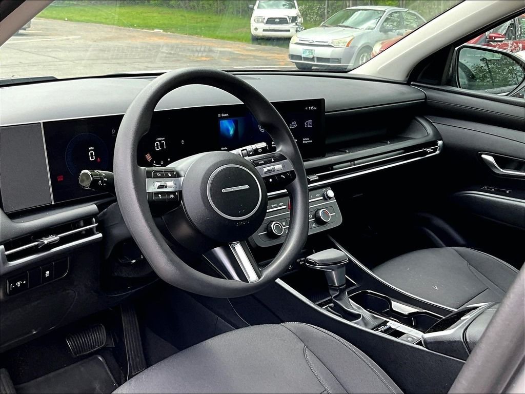 Used 2025 Shimmering Silver Hyundai SE image 8