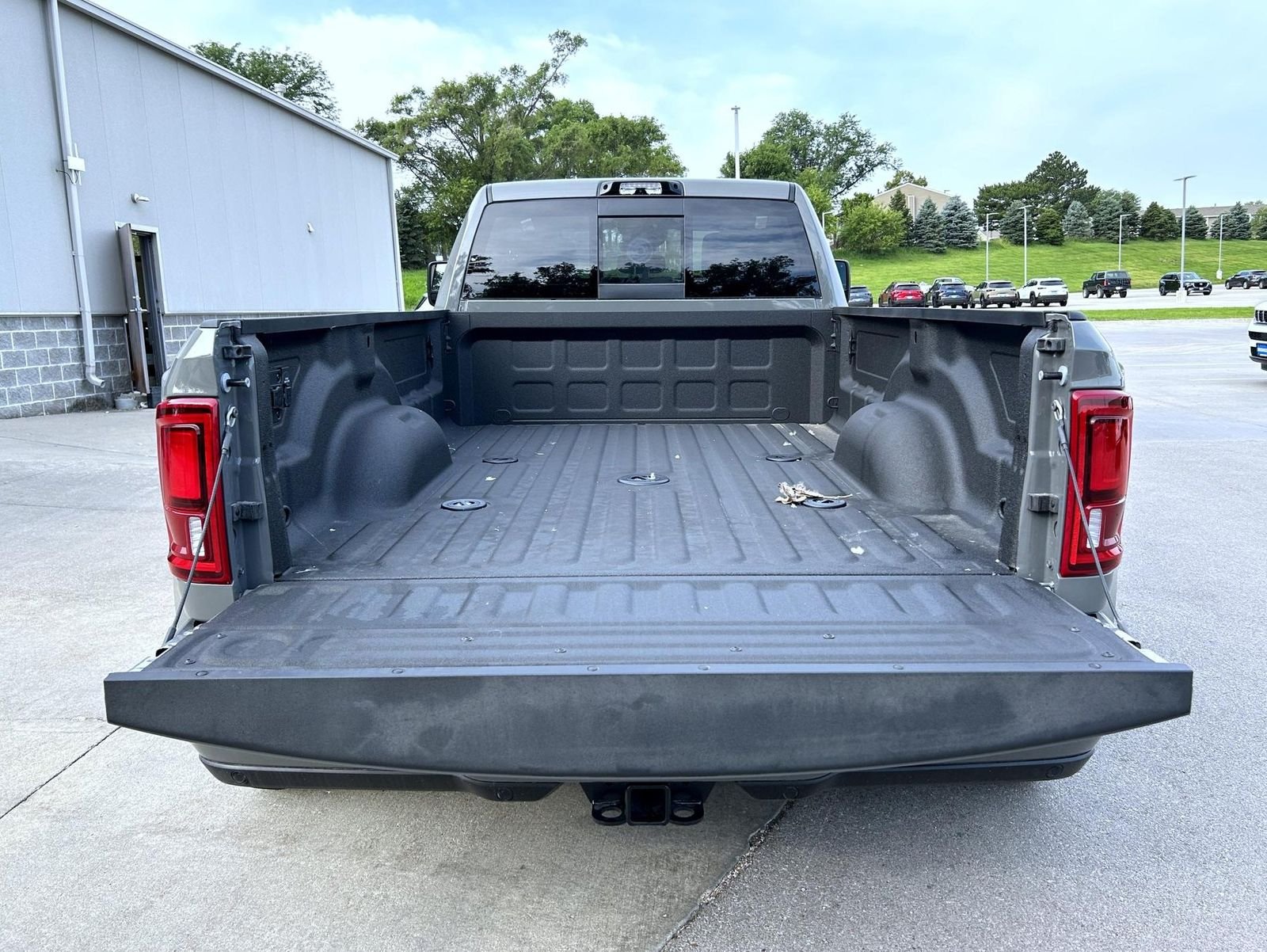 New 2026 Ceramic Gray Clear-Coat Exterior Paint RAM Laramie image 21