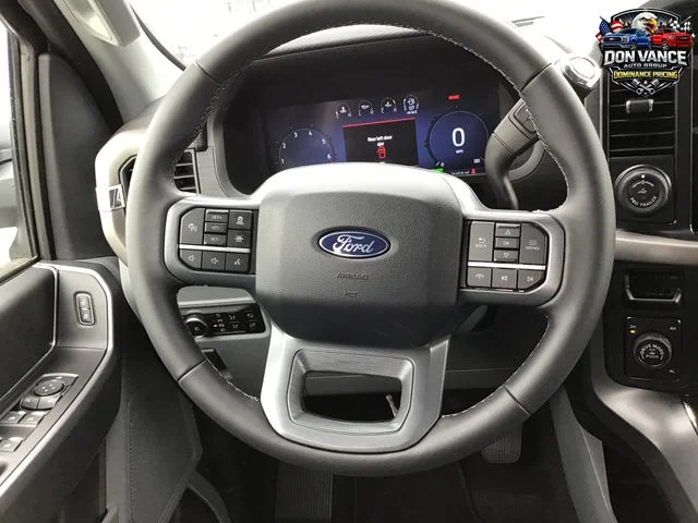 New 2025 Oxford White Ford XLT image 14