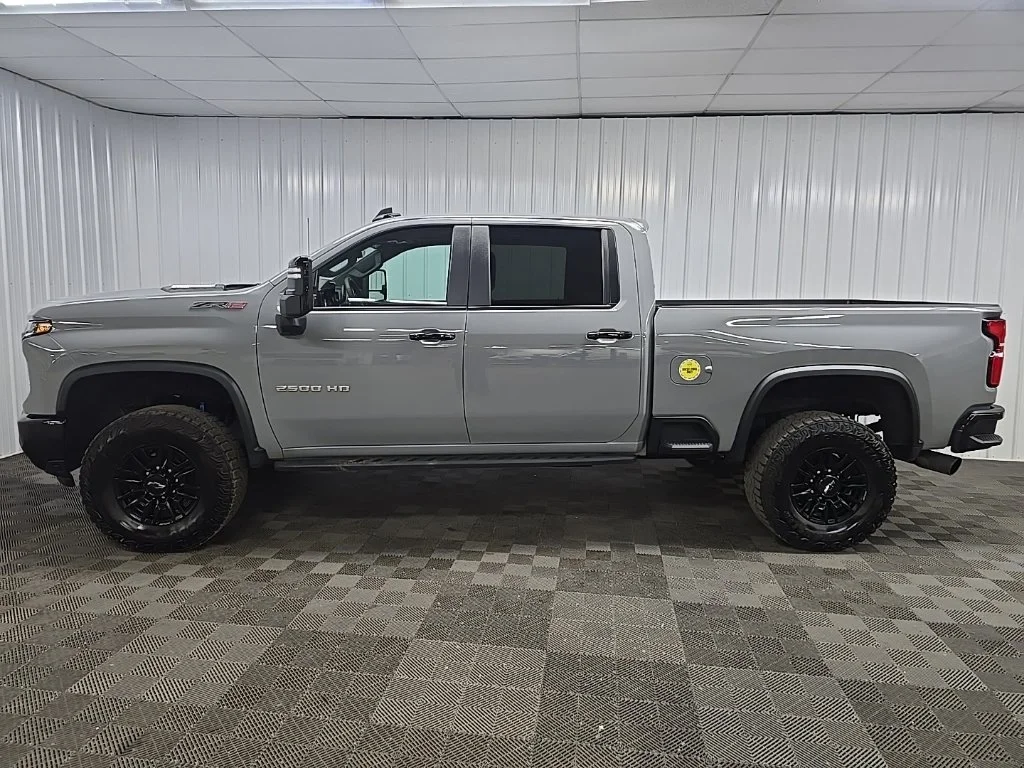 Used 2025 Gray Chevrolet ZR2 image 5