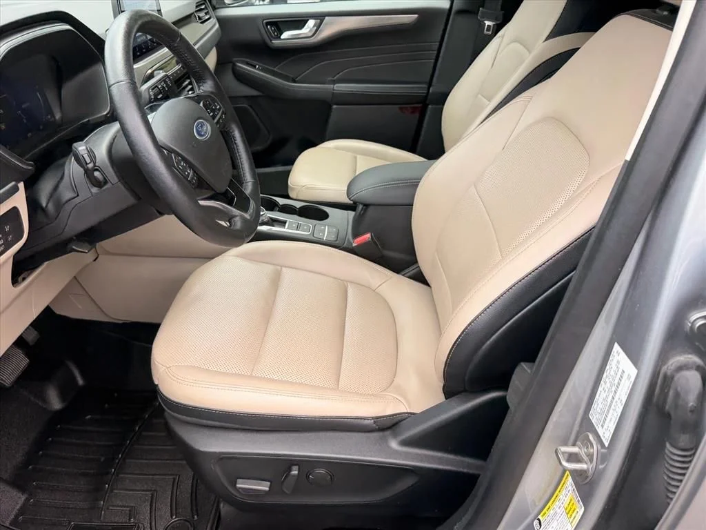 Used 2021 Silver Ford Titanium image 8