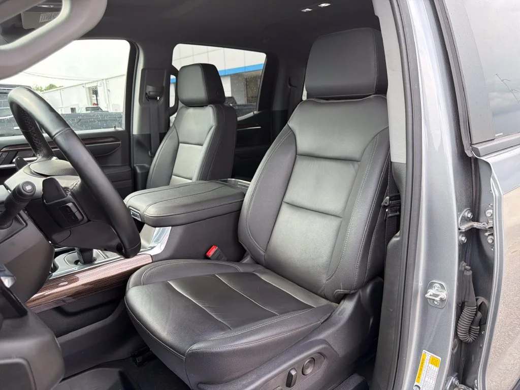 Used 2025 Gray Chevrolet LT image 41