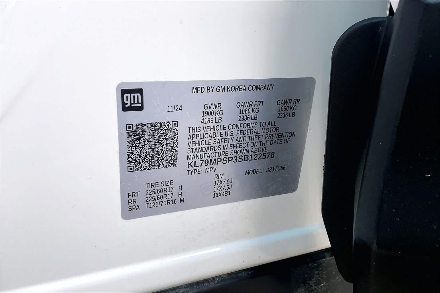 Used 2025 Summit White Chevrolet LT image 33