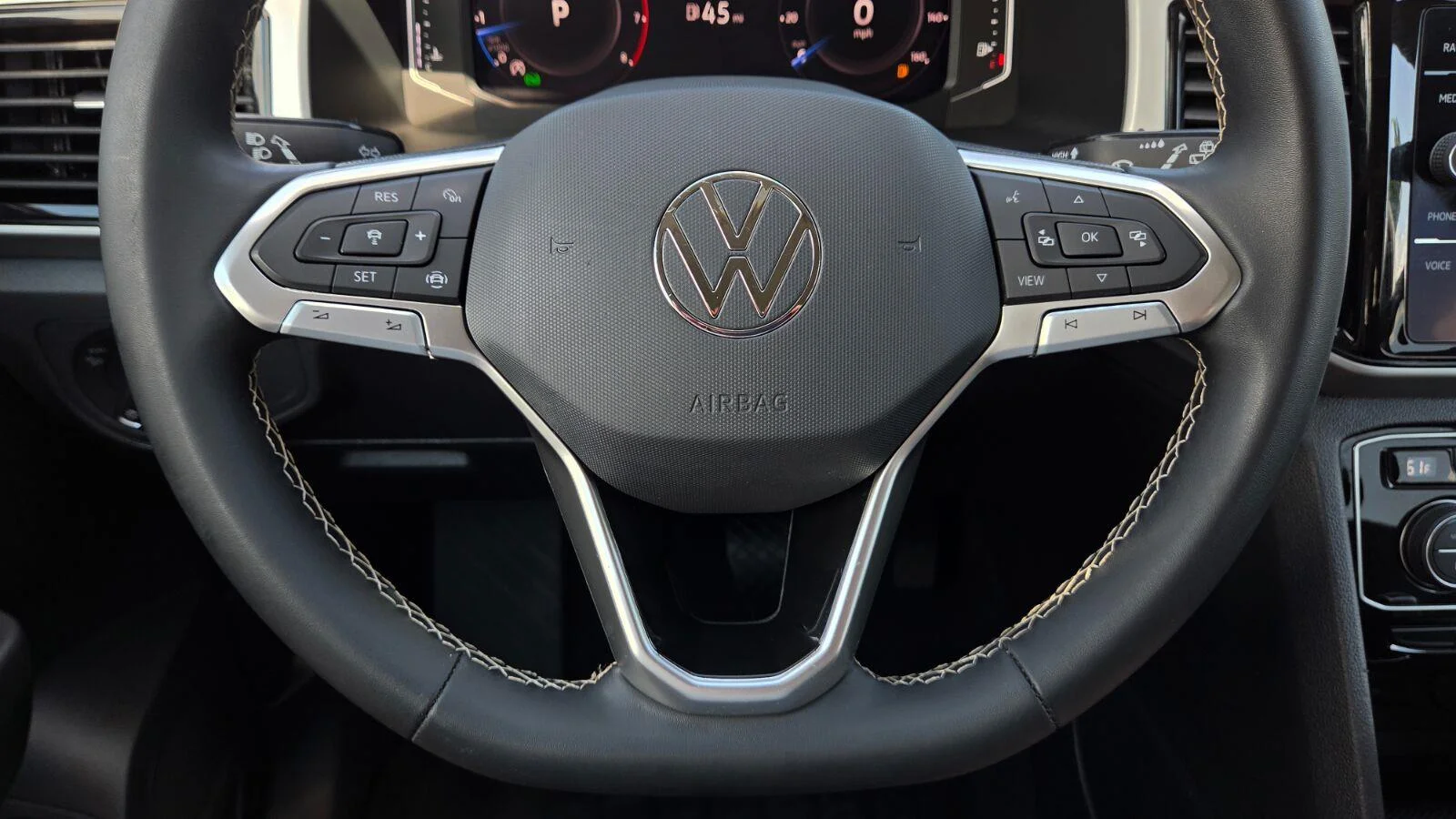 Certified Used 2023 Pure White Volkswagen 3.6L V6 SE w/Technology image 25