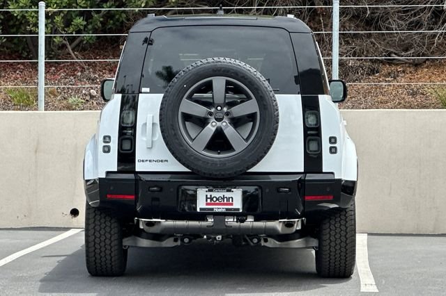 New 2026 Fuji White Land Rover X-Dynamic SE image 4