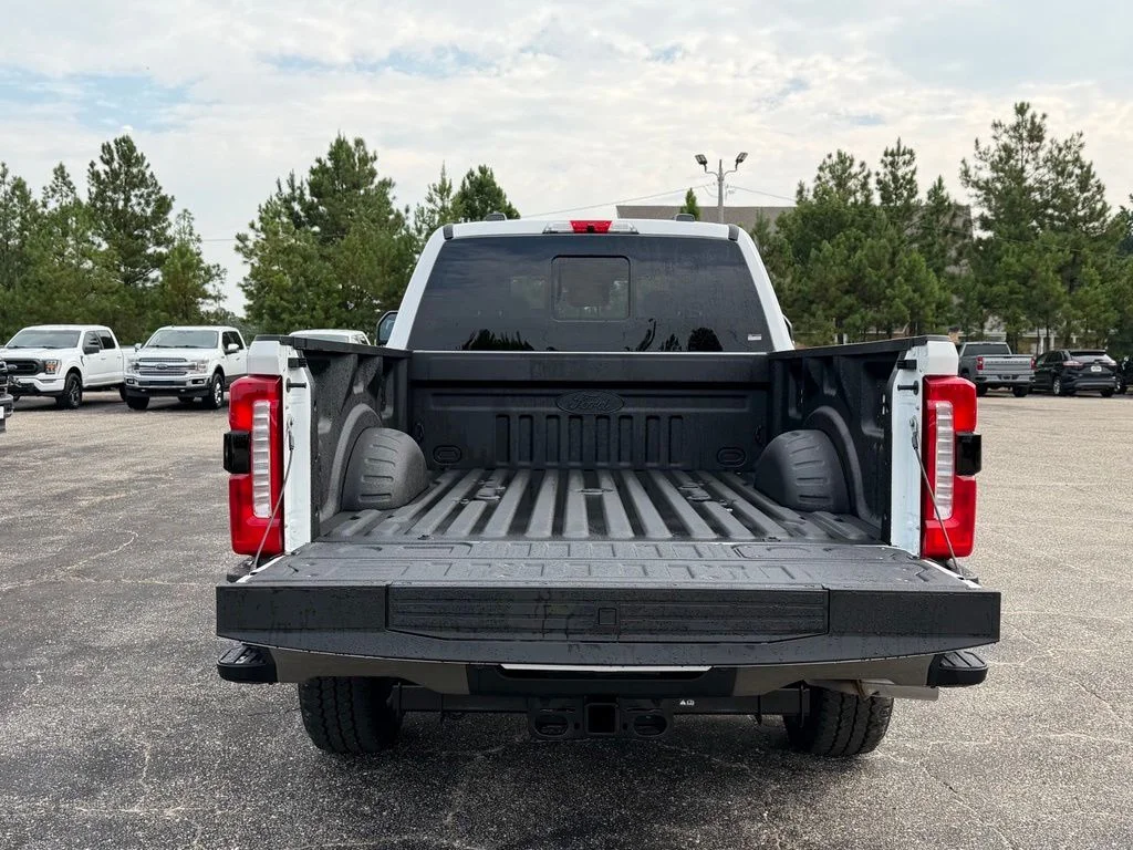 New 2026 Star White Metallic Tri-Coat Ford F-250® King Ranch® image 20