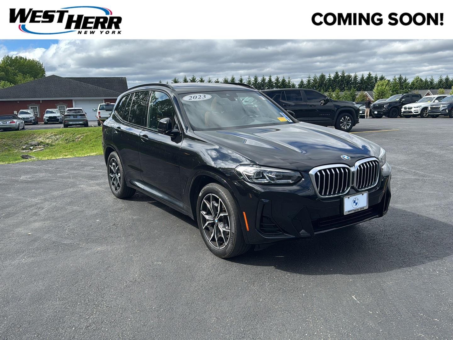 Used 2023 Black Sapphire Metallic BMW xDrive30i image 1