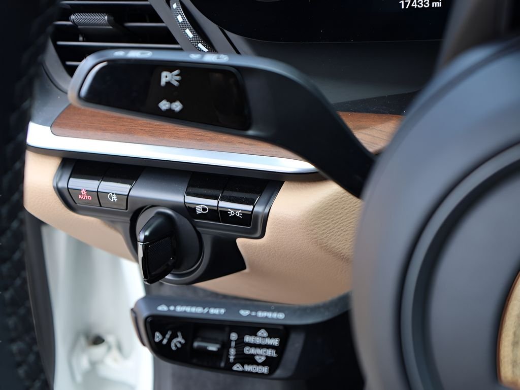 Used 2020 White Porsche Carrera S image 31