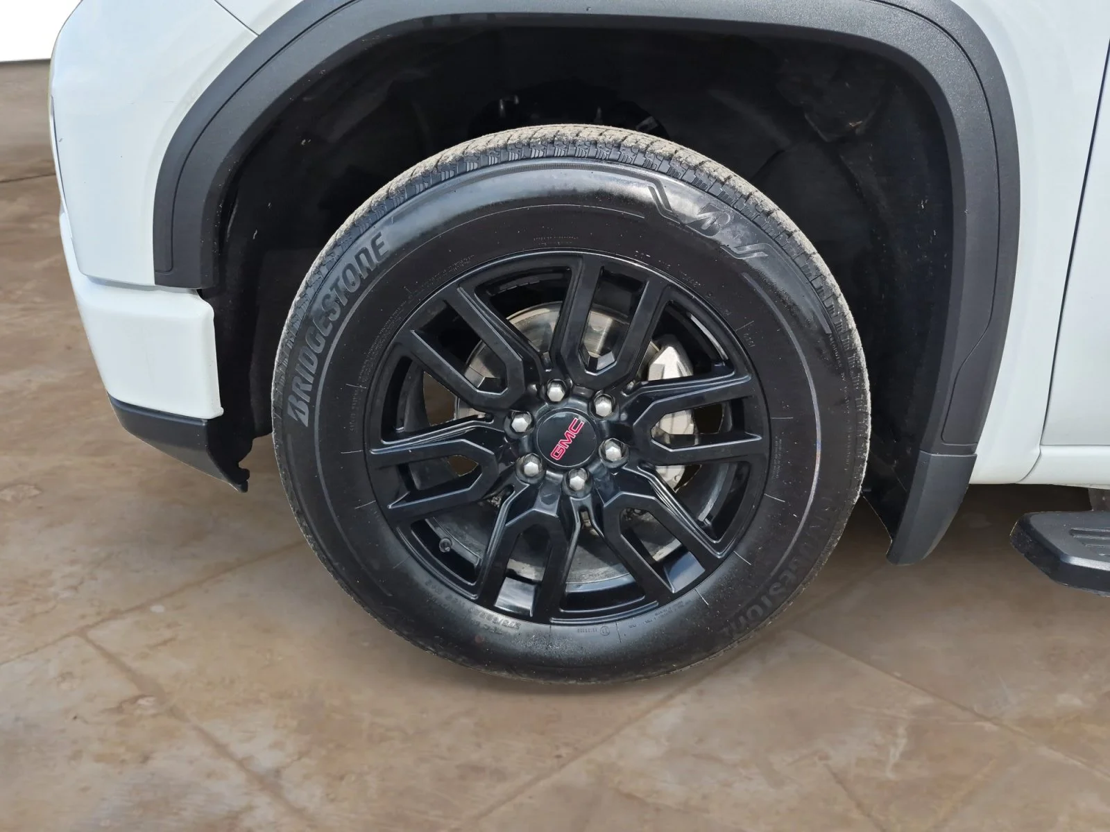 Used 2022 Summit White GMC Elevation image 29