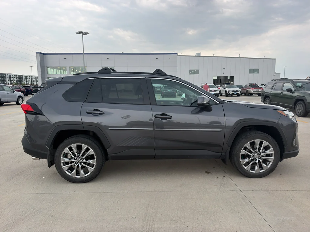 Used 2023 Magnetic Gray Metallic Toyota XLE Premium image 4