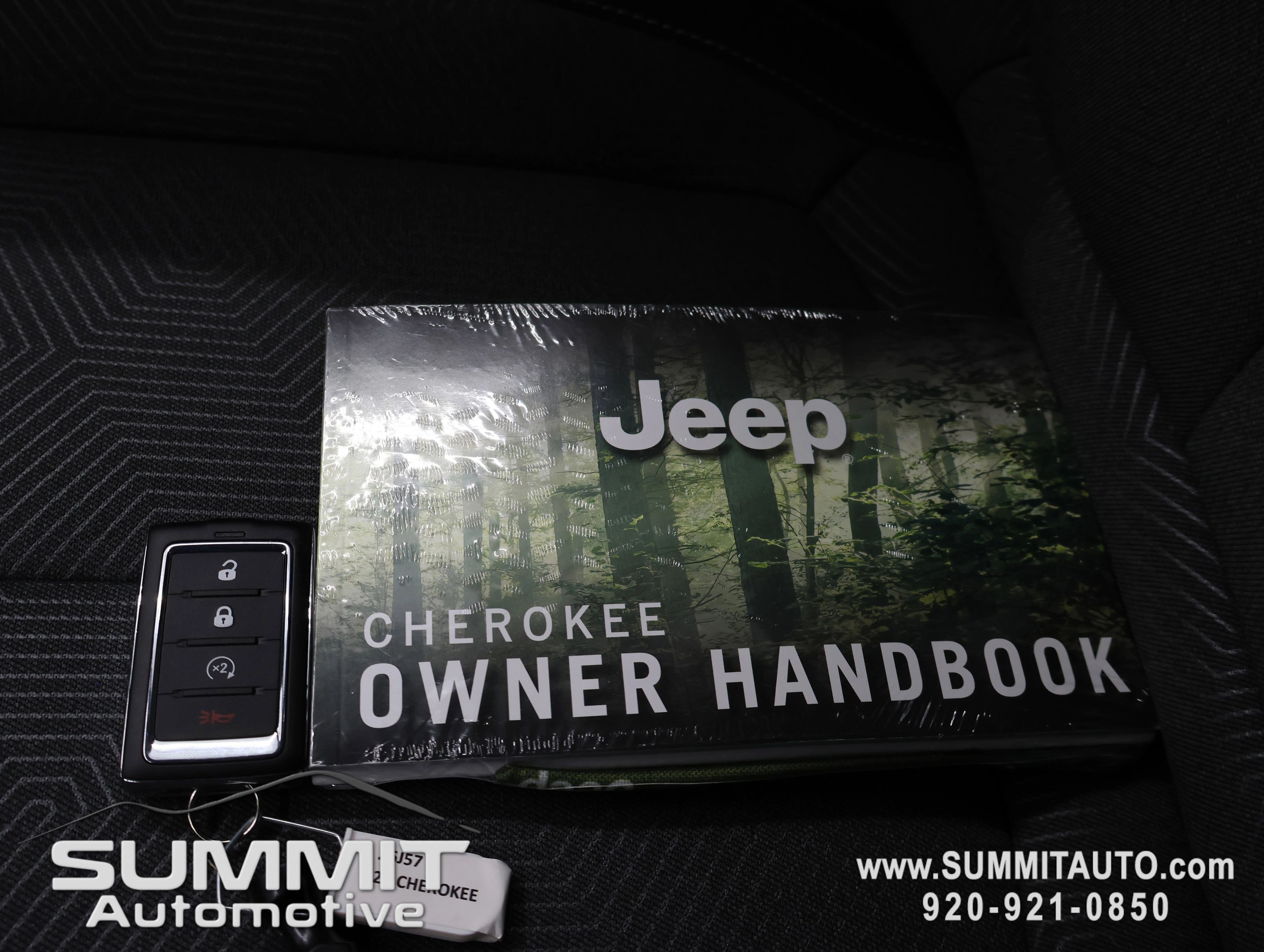 New 2026 Sting-Gray Clearcoat Jeep Laredo image 63