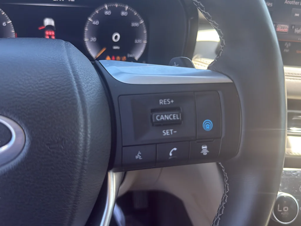Used 2023 Black INFINITI Sensory image 20