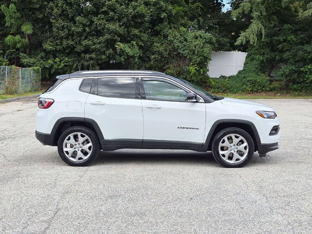 Used 2022 White Jeep Limited image 2