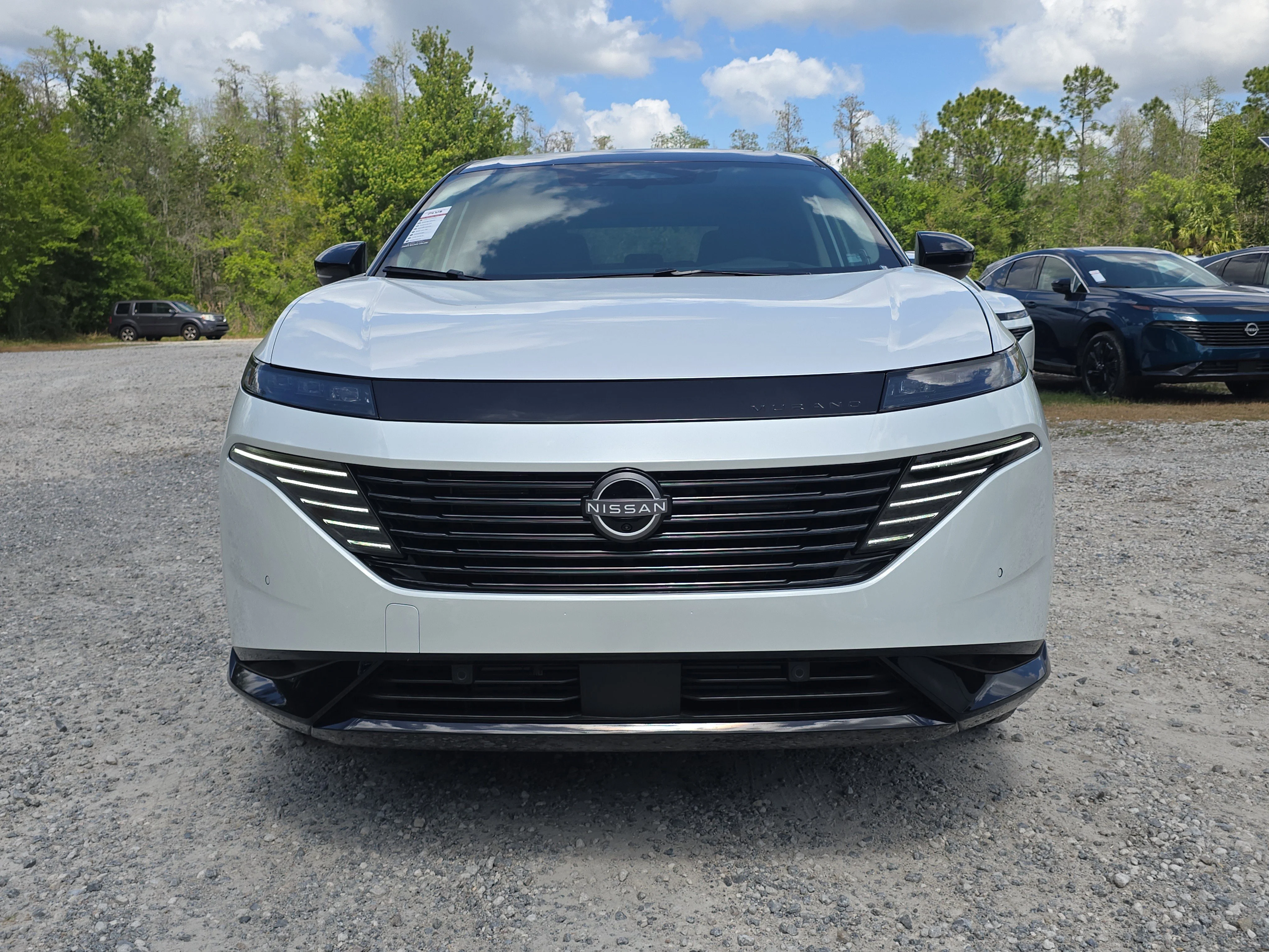 New 2026 Everest White Pearl TriCoat / Super Black Two-tone Nissan Platinum image 3