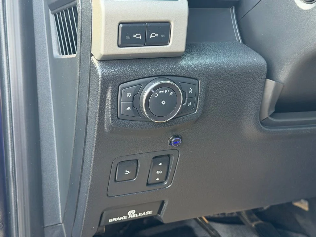 Used 2019 Black Ford Lariat image 24