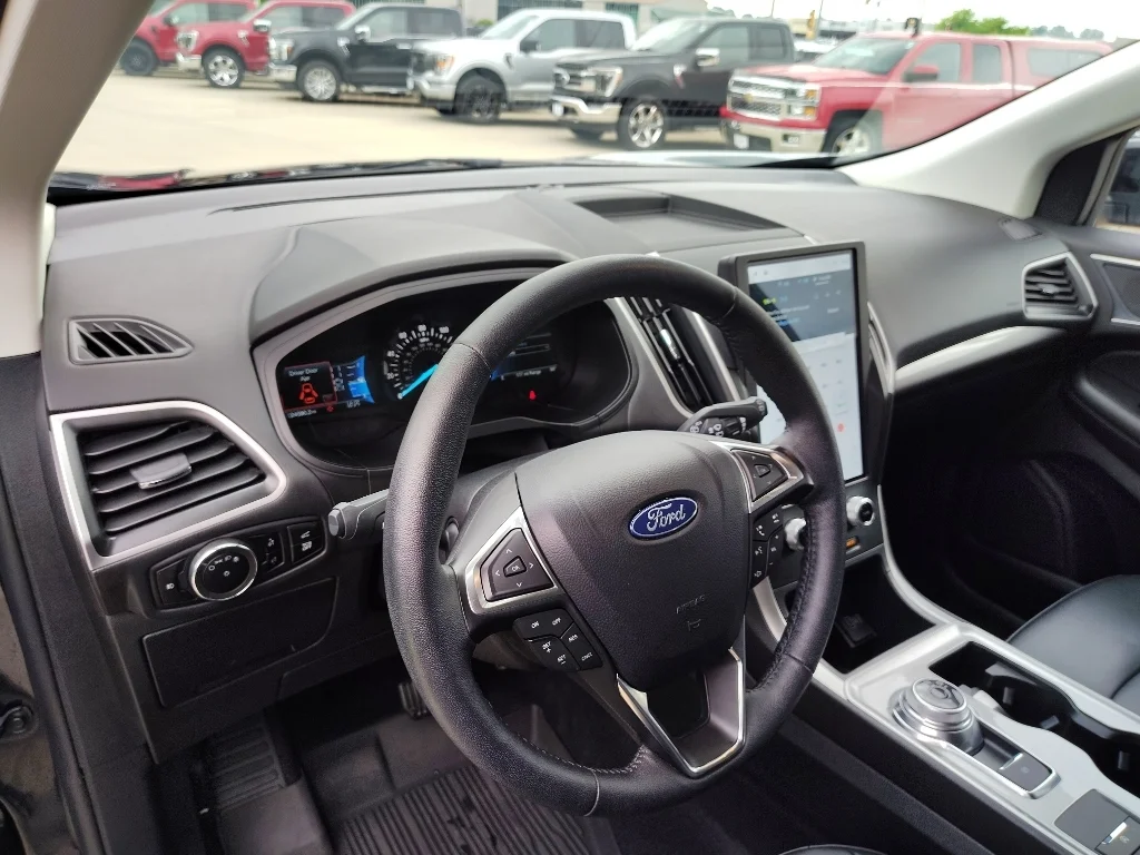 Used 2024 Agate Black Metallic Ford SEL image 10
