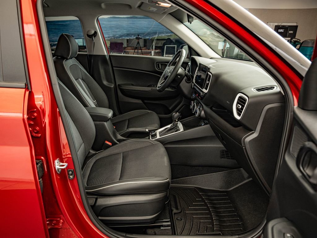Used 2025 Ultimate Red Hyundai Limited image 33