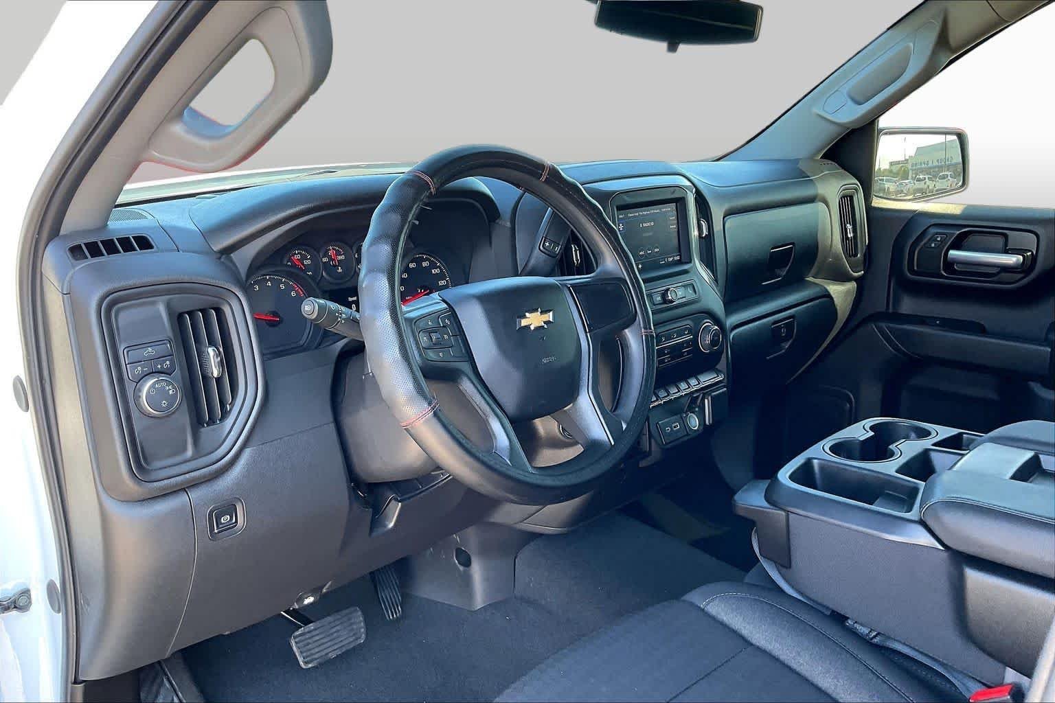 2025 Chevrolet Silverado 1500 Custom - Photo 17
