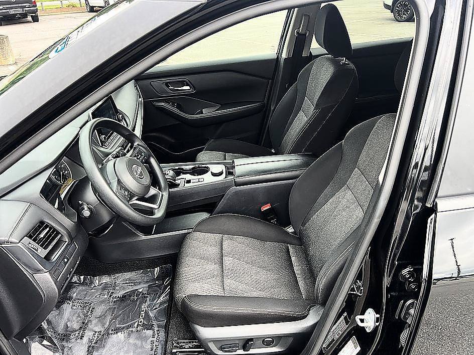 Used 2024 Super Black Nissan SV image 13