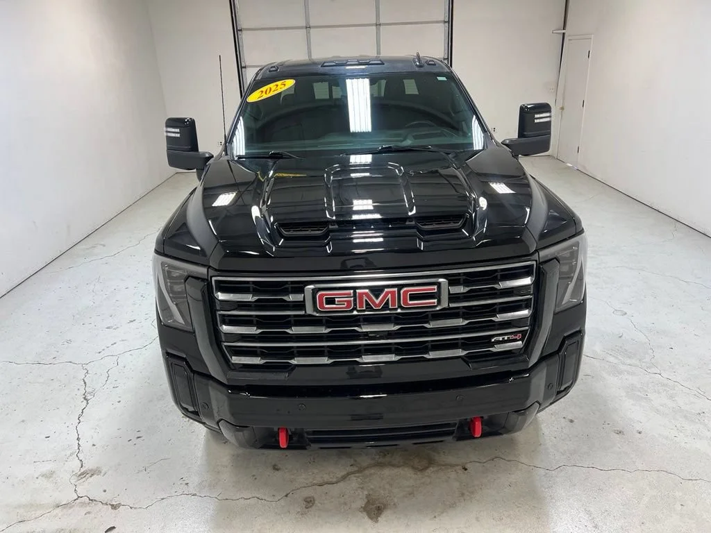 Used 2025 Onyx Black GMC AT4 image 7