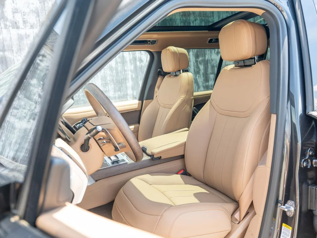 New 2026 Carpathian Grey Land Rover SE image 19