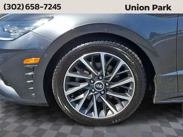 Used 2022 Gray Hyundai Limited image 8