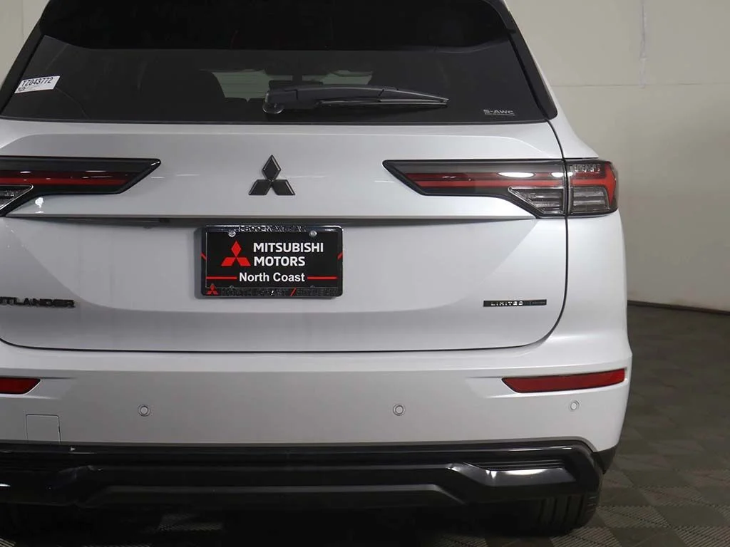 New 2026 White Mitsubishi LE 1.5T S-AWC image 17